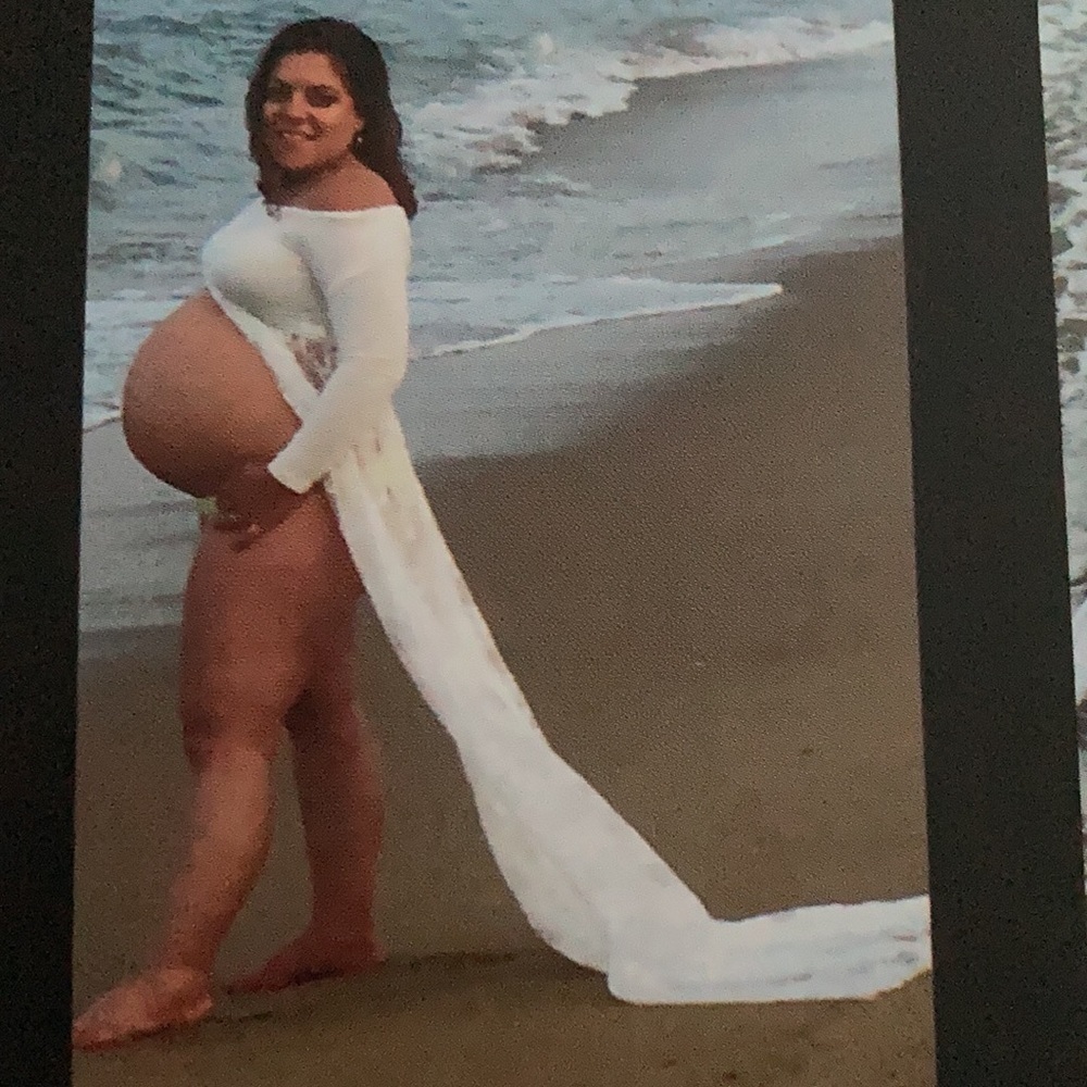 Lace maternity long sleeve open split gown